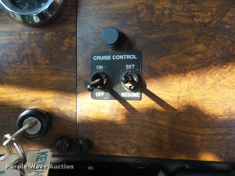 image for item DB6499 2000 Peterbilt 378 semi truck