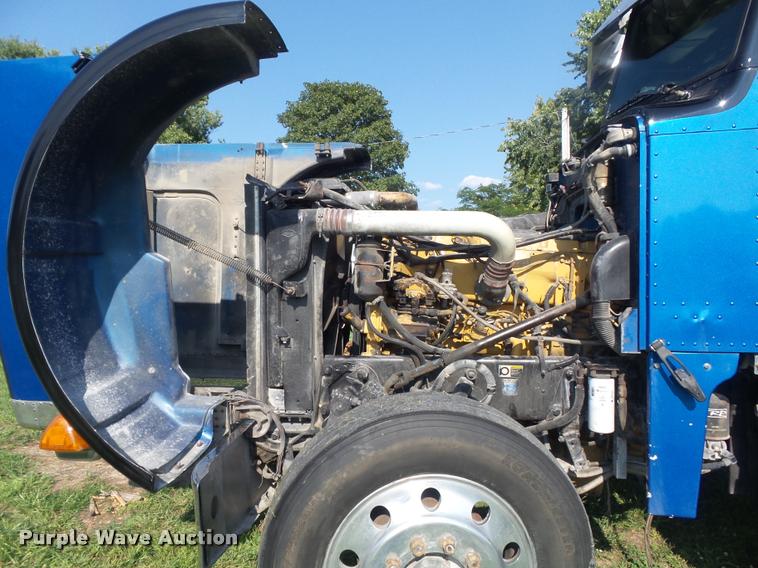 image for item DB6499 2000 Peterbilt 378 semi truck