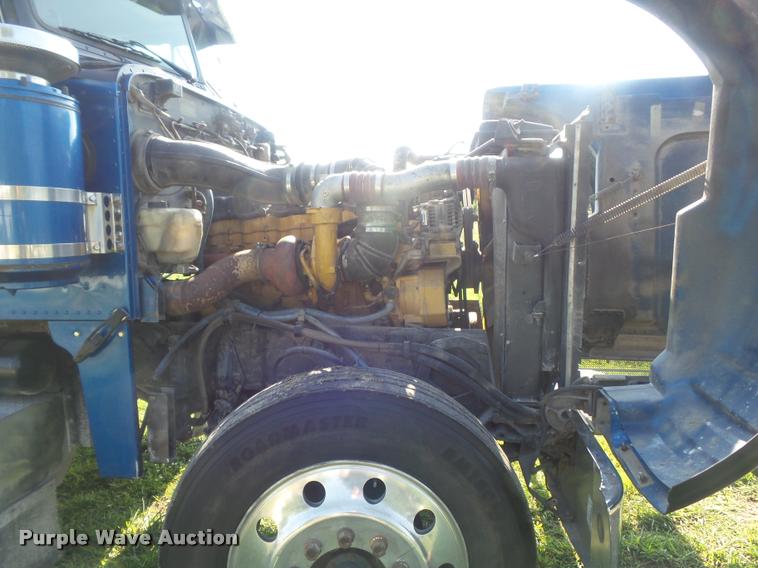 image for item DB6499 2000 Peterbilt 378 semi truck