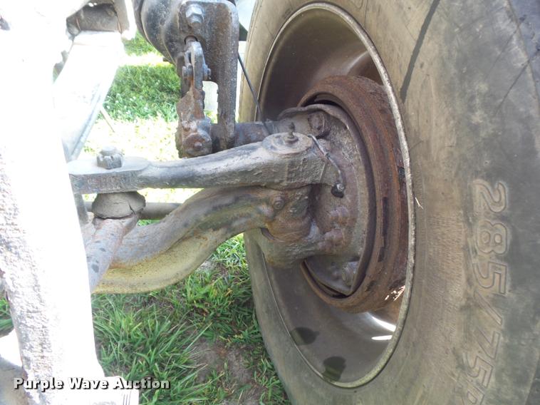 image for item DB6499 2000 Peterbilt 378 semi truck