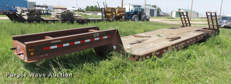 image for item DC3924 1976 Fruehauf C-250L-52 equipment trailer