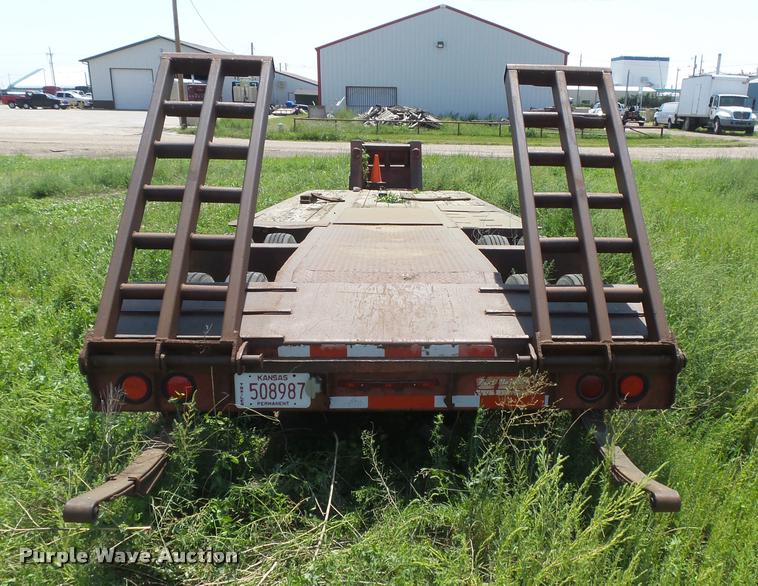 image for item DC3924 1976 Fruehauf C-250L-52 equipment trailer