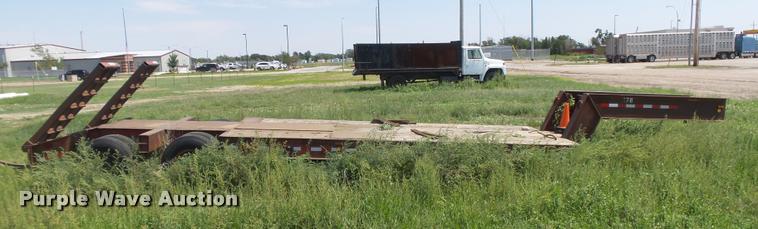 image for item DC3924 1976 Fruehauf C-250L-52 equipment trailer