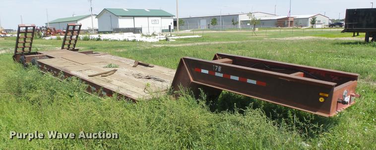 image for item DC3924 1976 Fruehauf C-250L-52 equipment trailer