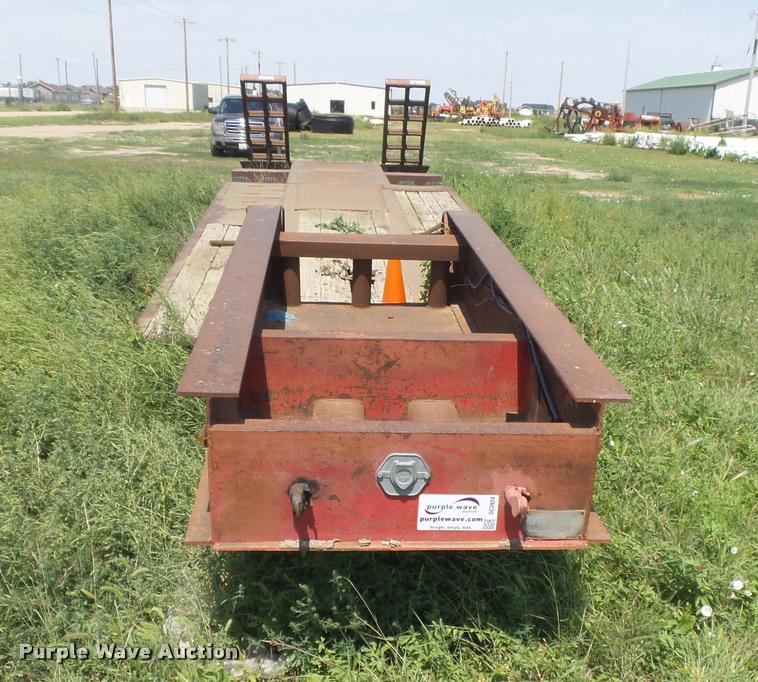 image for item DC3924 1976 Fruehauf C-250L-52 equipment trailer