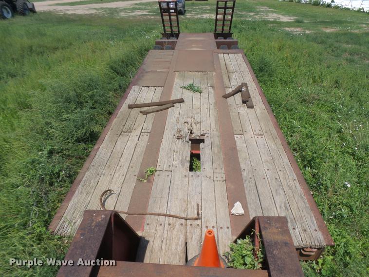 image for item DC3924 1976 Fruehauf C-250L-52 equipment trailer