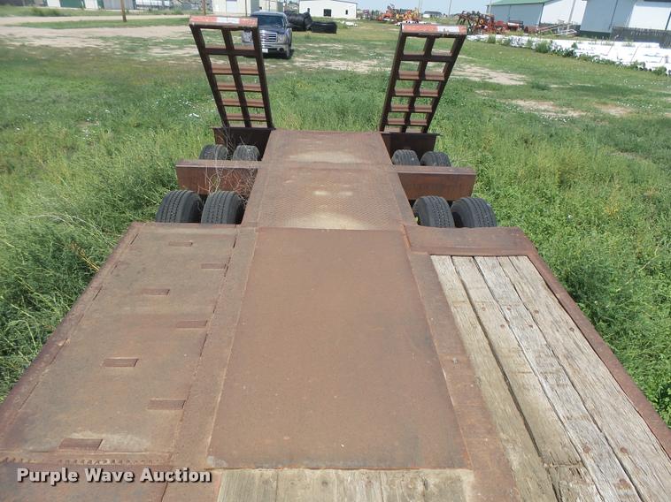 image for item DC3924 1976 Fruehauf C-250L-52 equipment trailer