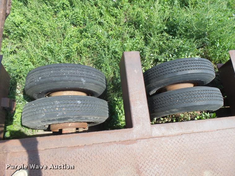 image for item DC3924 1976 Fruehauf C-250L-52 equipment trailer