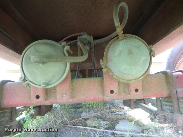 image for item DC3924 1976 Fruehauf C-250L-52 equipment trailer