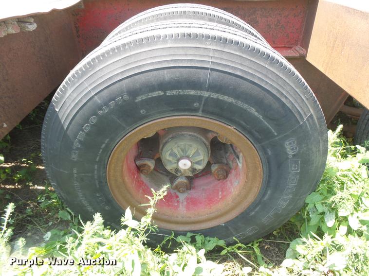 image for item DC3924 1976 Fruehauf C-250L-52 equipment trailer