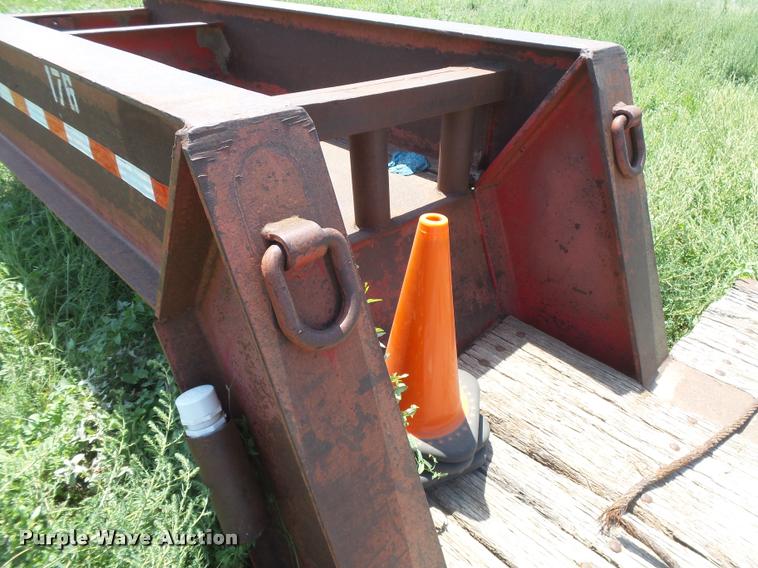 image for item DC3924 1976 Fruehauf C-250L-52 equipment trailer