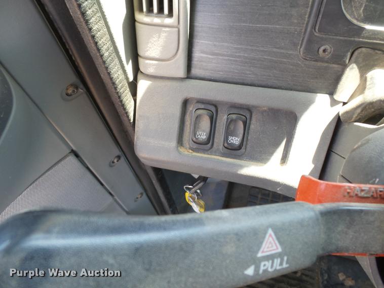 image for item DC3925 2006 Freightliner Columbia L120 semi truck