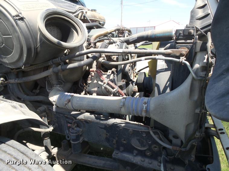 image for item DC3925 2006 Freightliner Columbia L120 semi truck