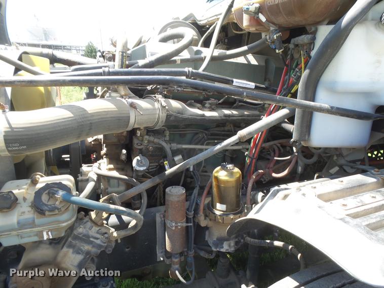 image for item DC3925 2006 Freightliner Columbia L120 semi truck