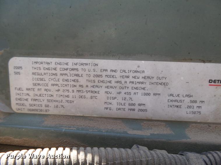 image for item DC3925 2006 Freightliner Columbia L120 semi truck