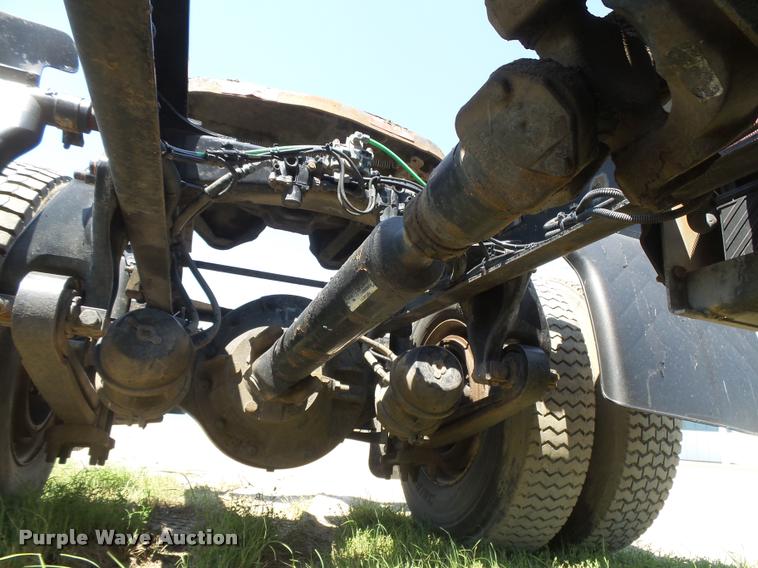 image for item DC3925 2006 Freightliner Columbia L120 semi truck