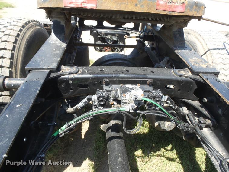 image for item DC3925 2006 Freightliner Columbia L120 semi truck