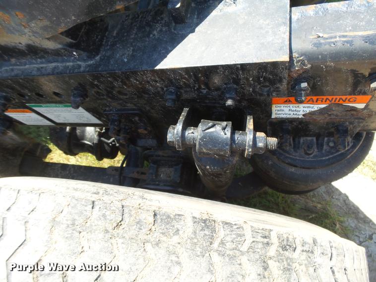 image for item DC3925 2006 Freightliner Columbia L120 semi truck