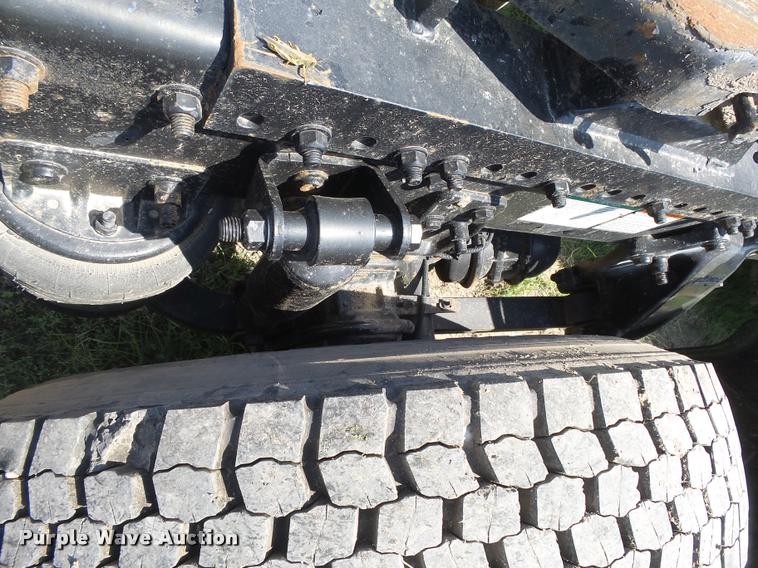 image for item DC3925 2006 Freightliner Columbia L120 semi truck