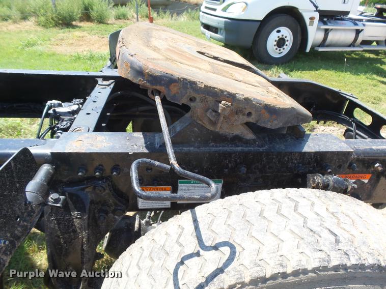 image for item DC3925 2006 Freightliner Columbia L120 semi truck