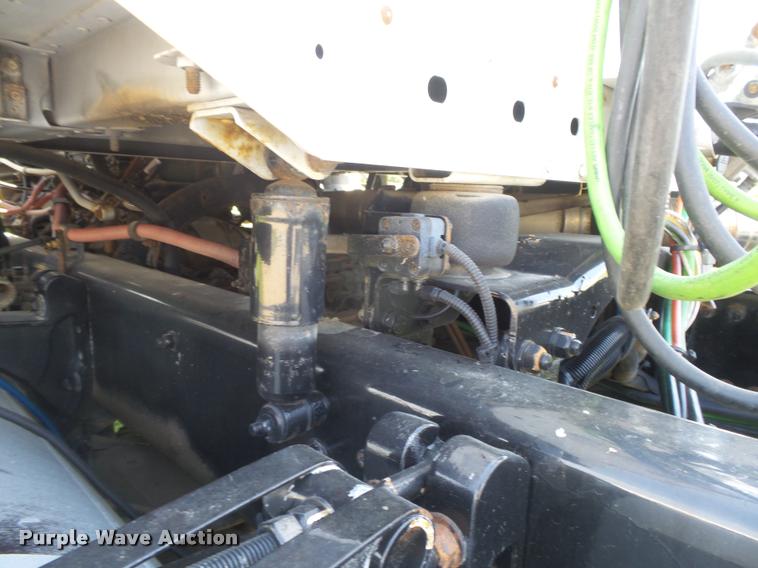 image for item DC3925 2006 Freightliner Columbia L120 semi truck