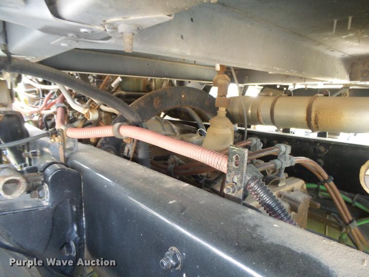 image for item DC3925 2006 Freightliner Columbia L120 semi truck