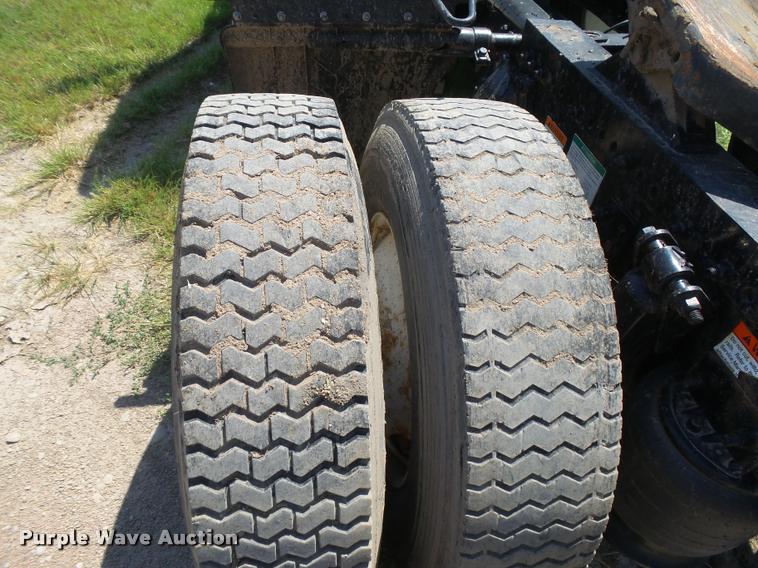 image for item DC3925 2006 Freightliner Columbia L120 semi truck