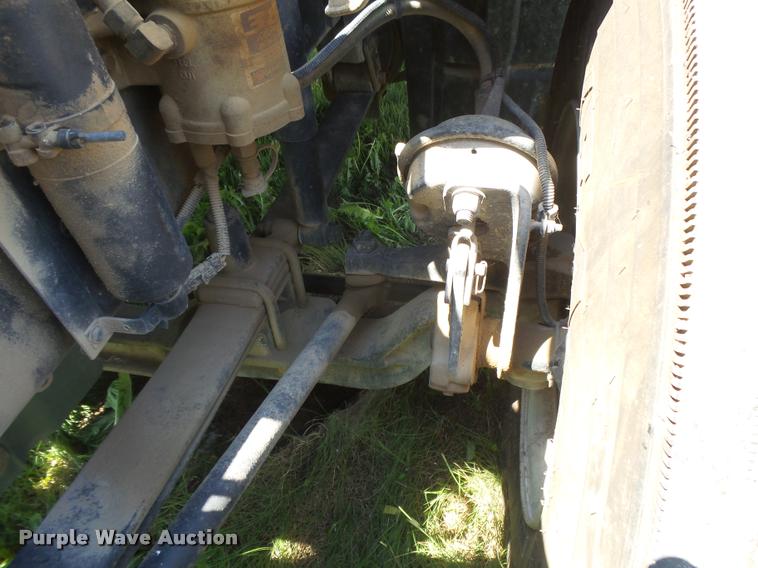 image for item DC3926 2006 Freightliner Columbia L120 semi truck