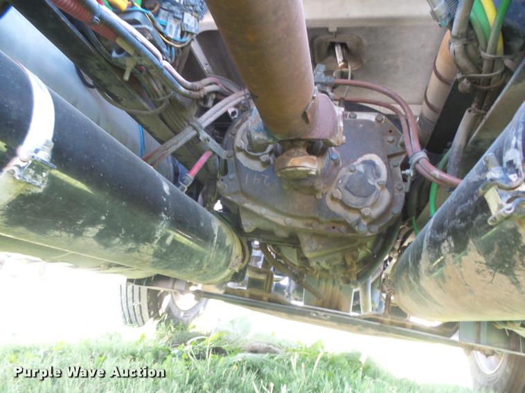 image for item DC3926 2006 Freightliner Columbia L120 semi truck