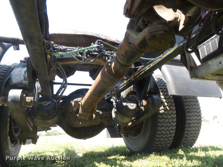 image for item DC3926 2006 Freightliner Columbia L120 semi truck