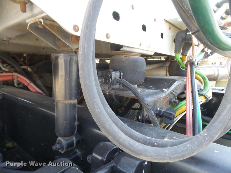 image for item DC3926 2006 Freightliner Columbia L120 semi truck