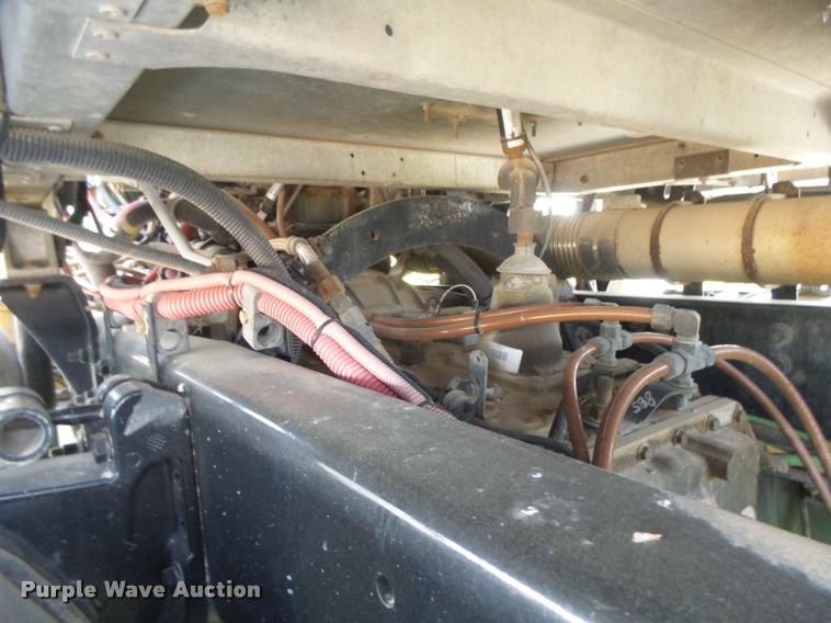 image for item DC3926 2006 Freightliner Columbia L120 semi truck