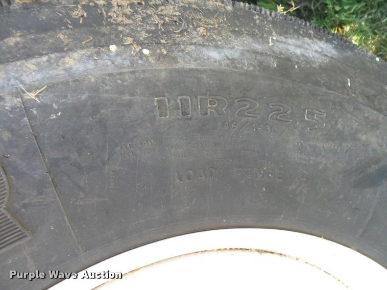 image for item DC3926 2006 Freightliner Columbia L120 semi truck