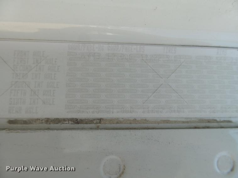 image for item DC3926 2006 Freightliner Columbia L120 semi truck