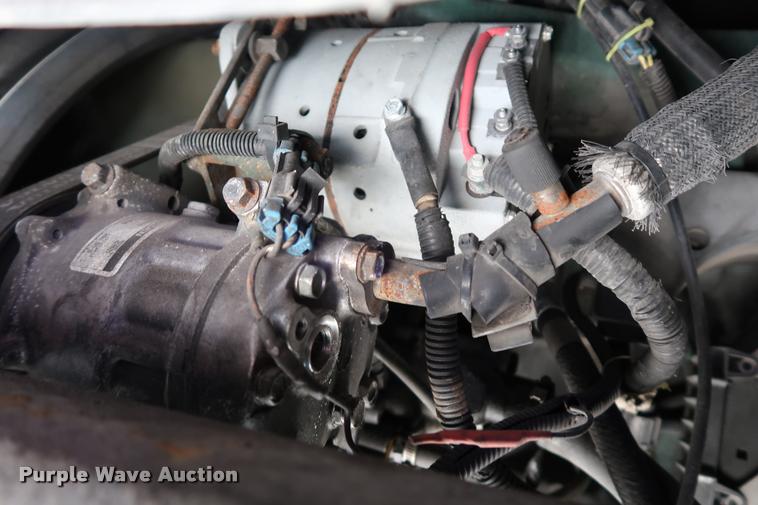 image for item DD1622 2002 Volvo VNL semi truck