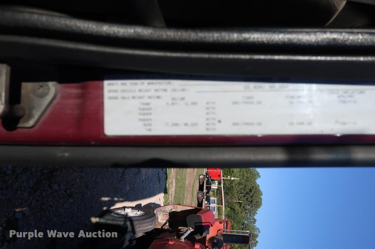 image for item DD1622 2002 Volvo VNL semi truck