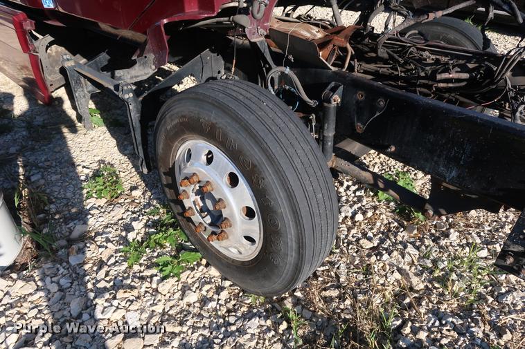 image for item DD1623 2007 Volvo VNL semi truck