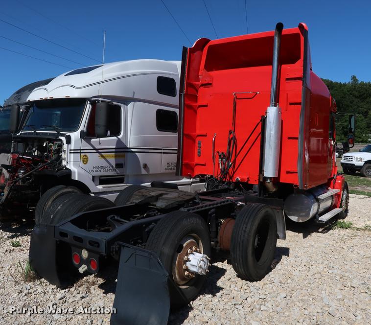 image for item DD1625 2005 Freightliner Columbia CL120 semi truck