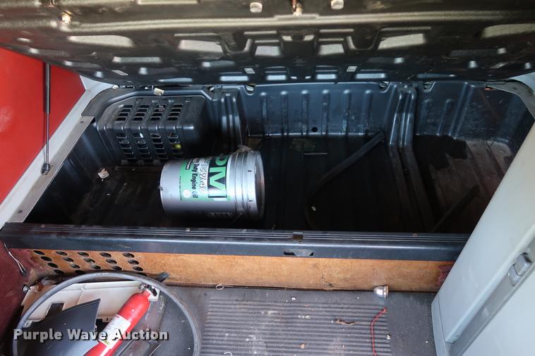 image for item DD1625 2005 Freightliner Columbia CL120 semi truck