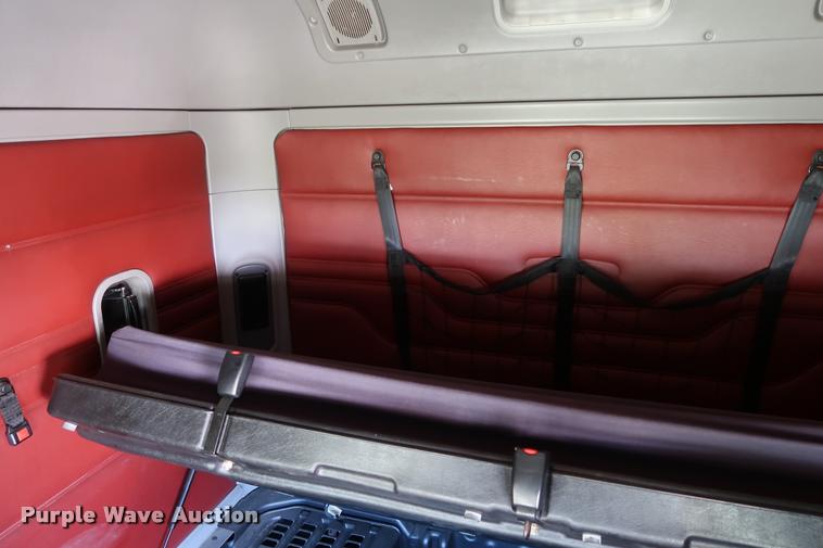 image for item DD1625 2005 Freightliner Columbia CL120 semi truck