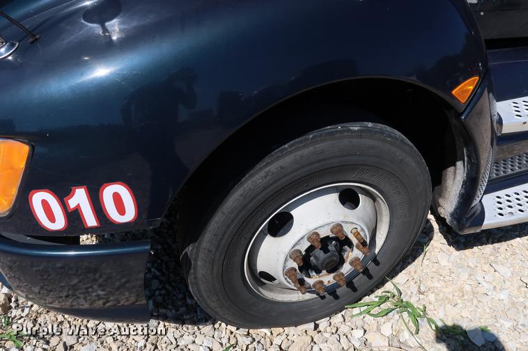 image for item DD1630 2009 Kenworth T660 semi truck