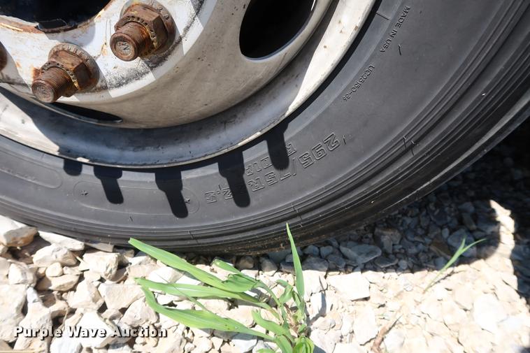 image for item DD1630 2009 Kenworth T660 semi truck