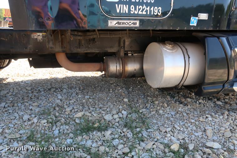 image for item DD1630 2009 Kenworth T660 semi truck