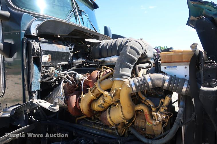 image for item DD1630 2009 Kenworth T660 semi truck