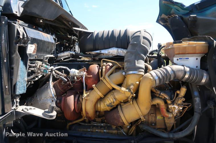 image for item DD1630 2009 Kenworth T660 semi truck