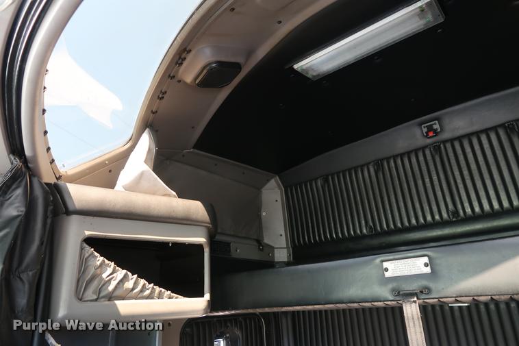 image for item DD1630 2009 Kenworth T660 semi truck