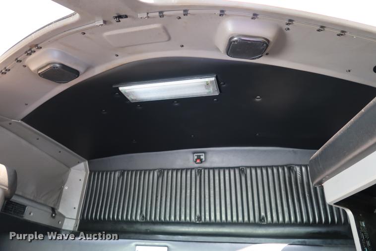 image for item DD1630 2009 Kenworth T660 semi truck