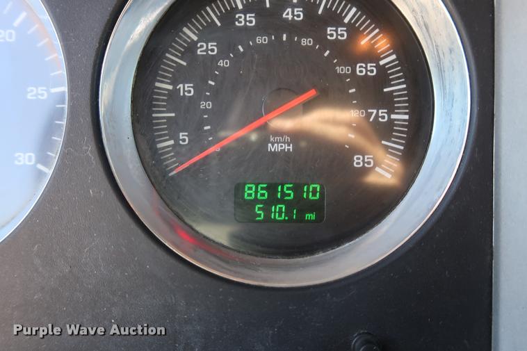 image for item DD1630 2009 Kenworth T660 semi truck