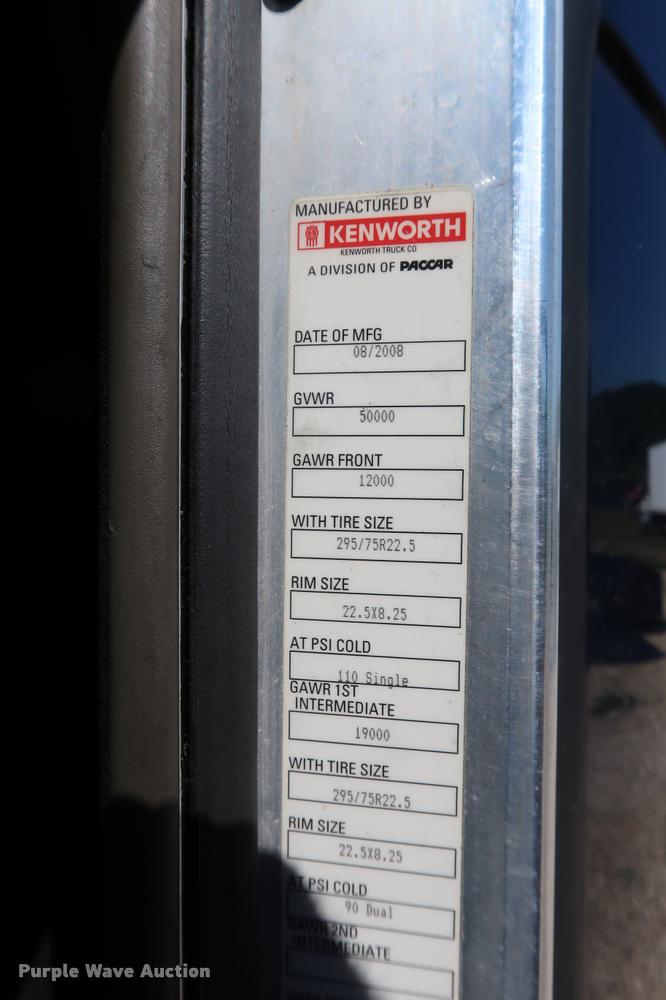 image for item DD1630 2009 Kenworth T660 semi truck