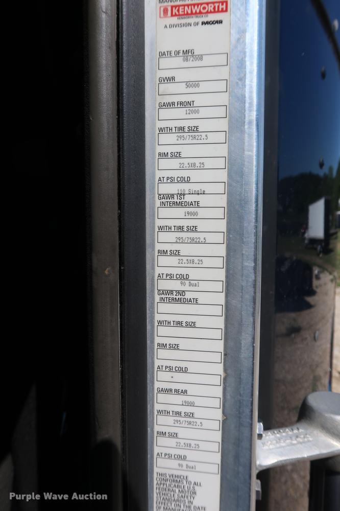 image for item DD1630 2009 Kenworth T660 semi truck